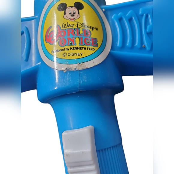 Vintage Walt Disney World on Ice Dragon Master Light up sword - Picture 2 of 3